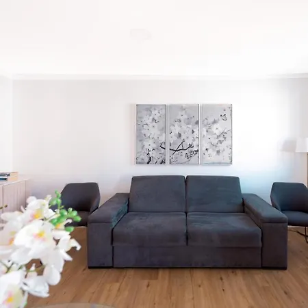 Lisboa Intendente 3Bedroom Apartment With Balcony-3